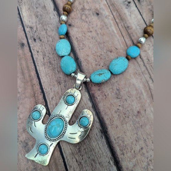 New Original Design Boho Western Beaded W Cactus Pendant - Picture 5 of 9